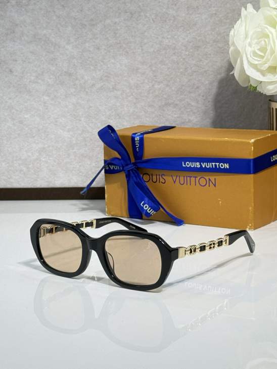 Picture of Louis Vuitton Sunglasses _SKUfw77817094fw